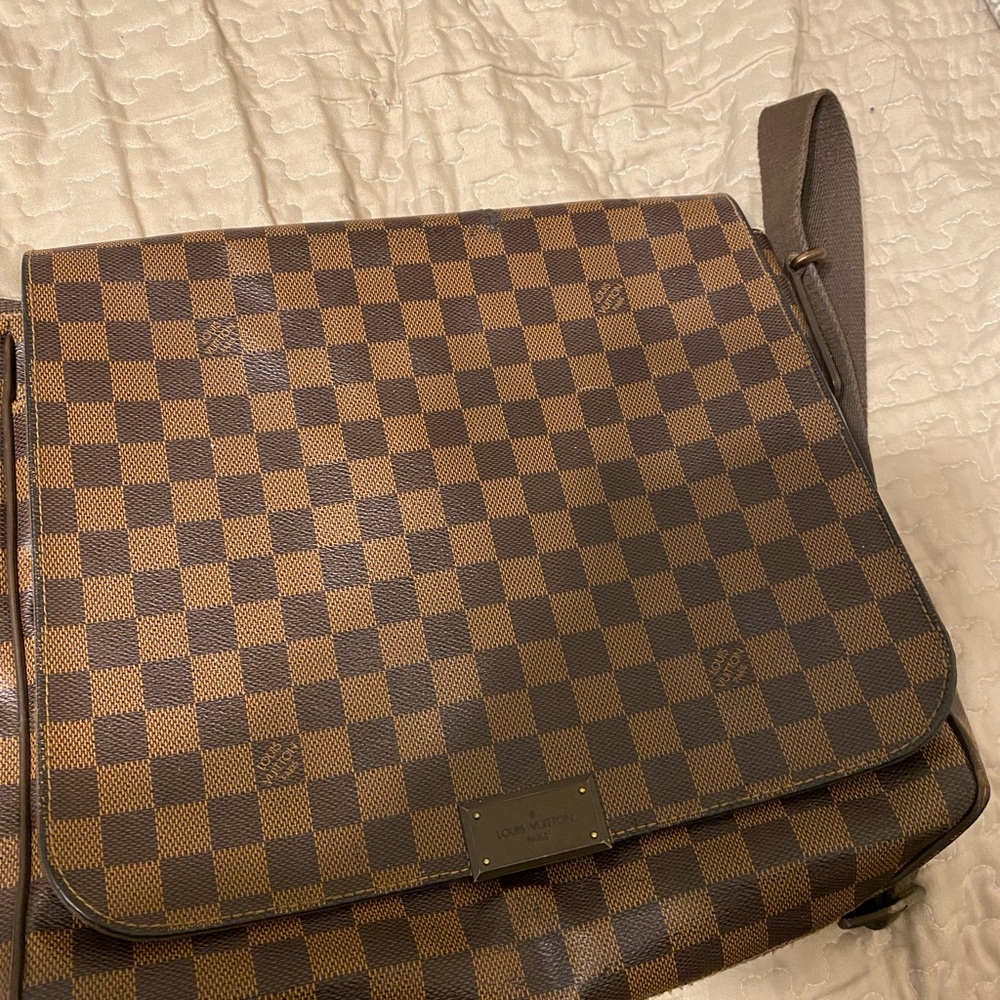 Authentic Louis Vuitton Damier Ebene Messenger bag